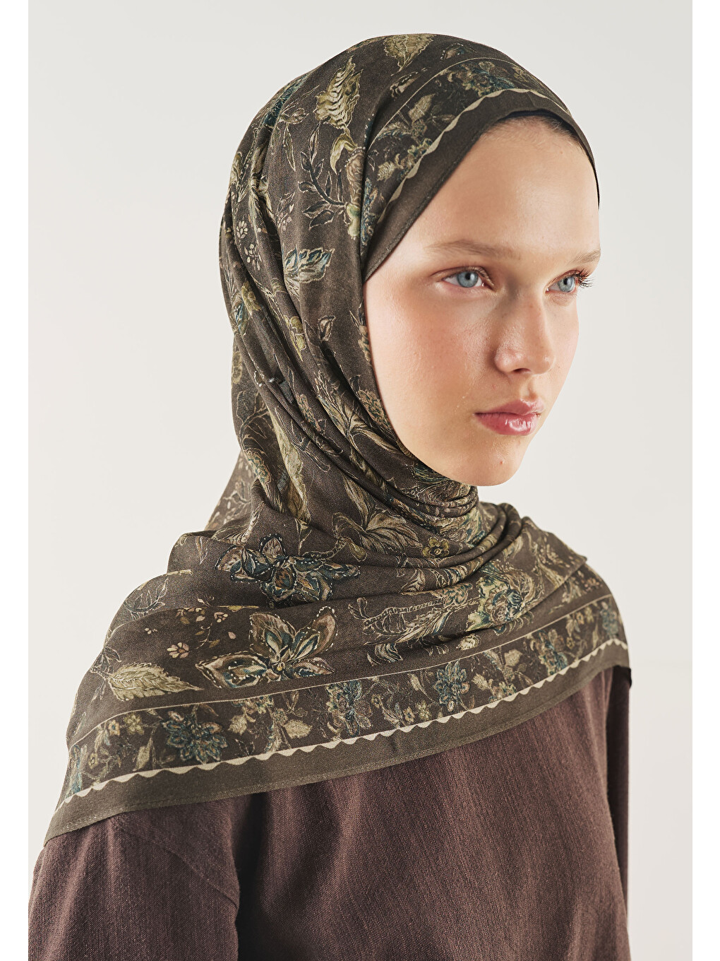 Kahverengi Ethnic Blossom Desen Soft Viskon Şal Tozlu Kahve-3