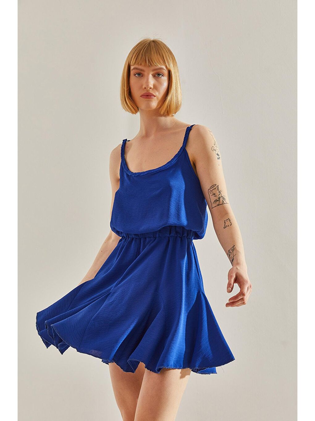 Mavi Kadın Yakası Örgü Detaylı Etek Ucu Volanlı Askılı Elbise-4