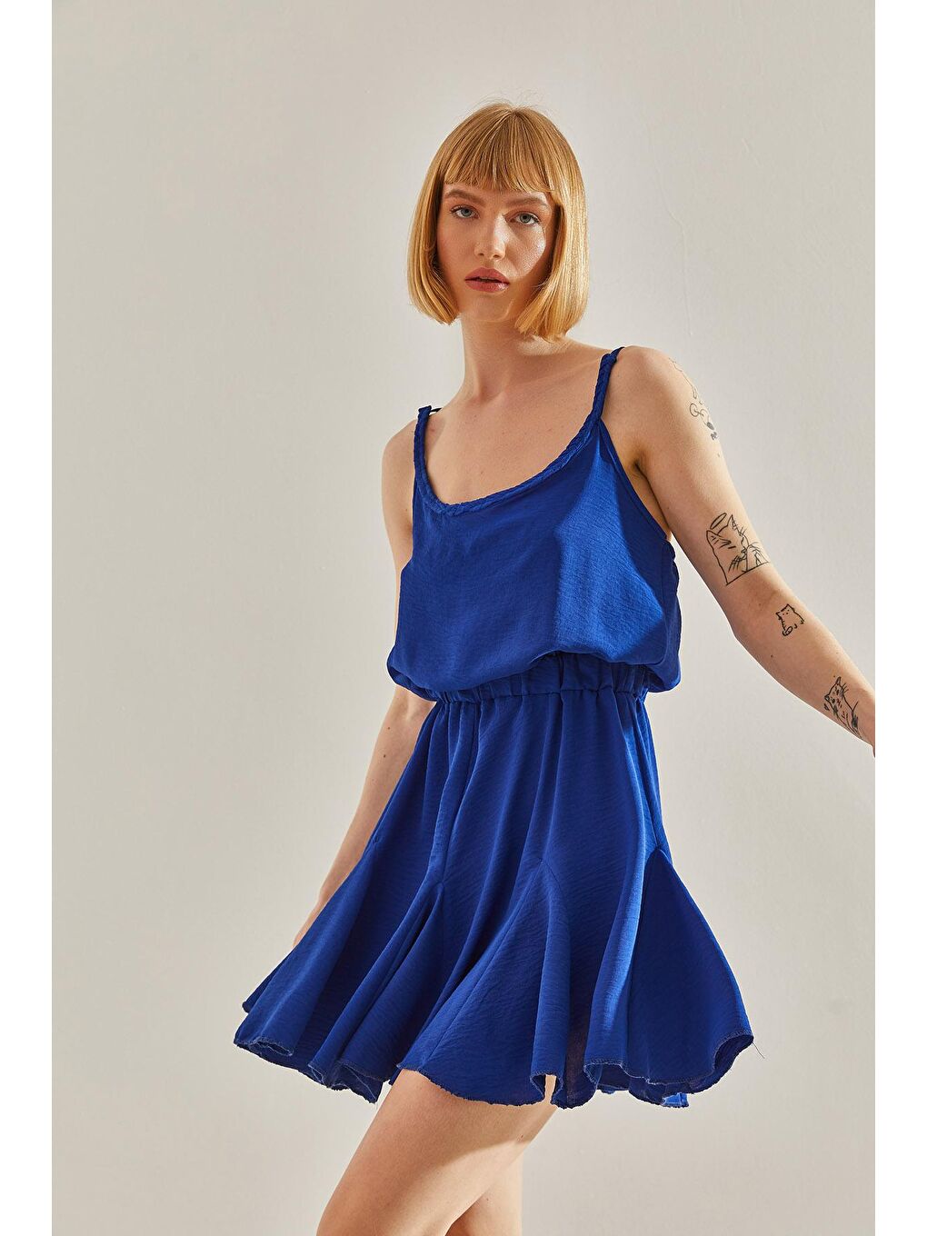 Mavi Kadın Yakası Örgü Detaylı Etek Ucu Volanlı Askılı Elbise-5