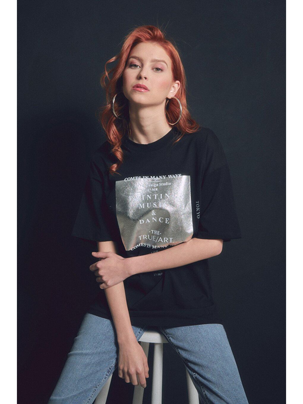 Siyah Baskılı Bisiklet Yaka Oversize Tişört-1