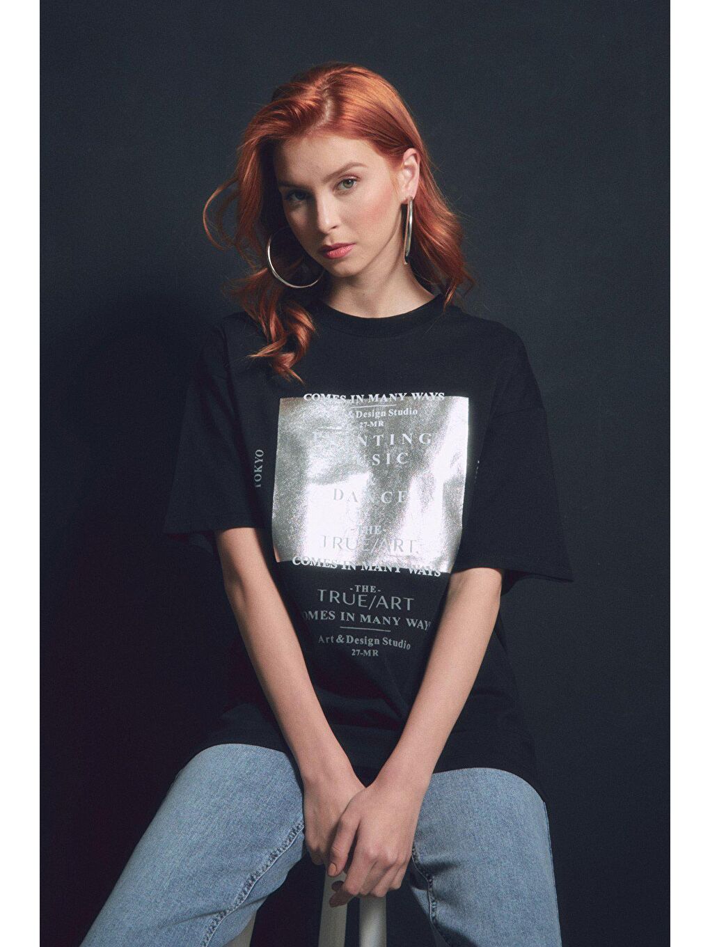 Siyah Baskılı Bisiklet Yaka Oversize Tişört-2