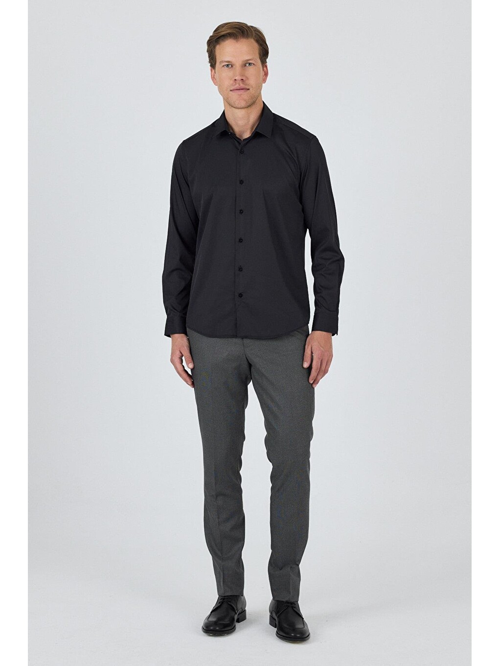 Siyah Sert Yaka Cepsiz Gabardin Uzun Kol Slim Fit Esnek Gömlek 1004250234-1
