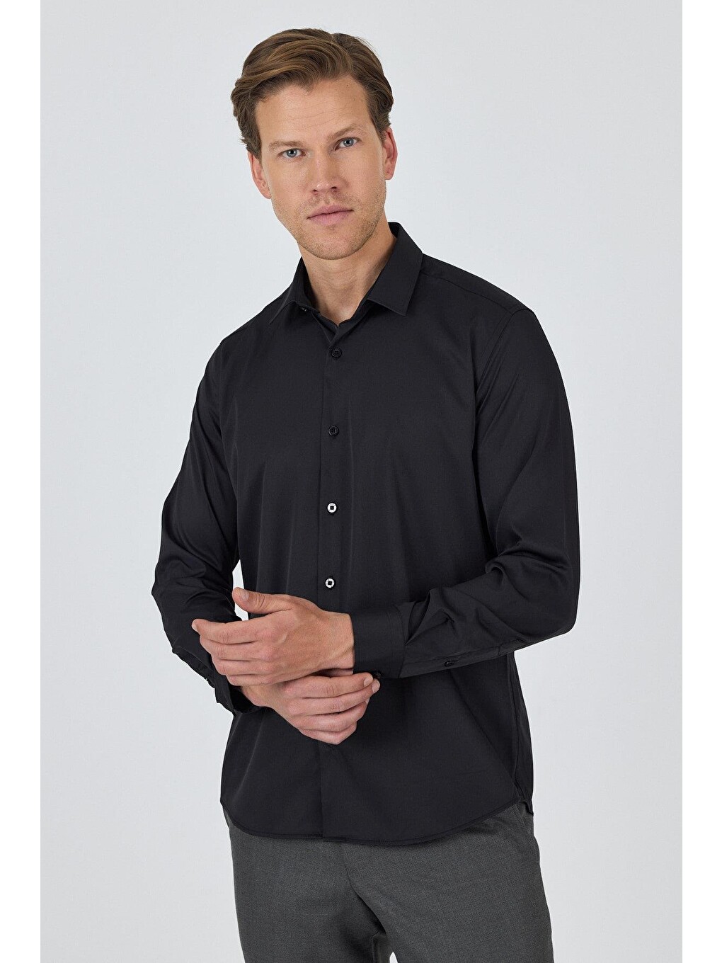 Siyah Sert Yaka Cepsiz Gabardin Uzun Kol Slim Fit Esnek Gömlek 1004250234-2