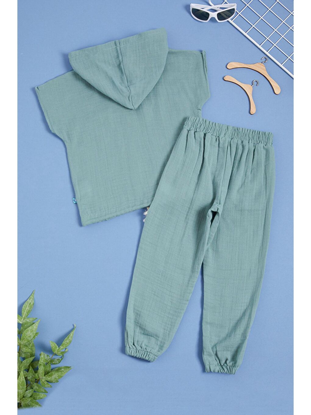 Yeşil Kapüşonlu Erkek Çocuk Yazlık  Takım-4