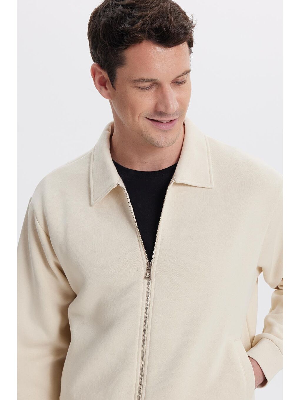 Unisex Relax Fit Rahat Kesim Pamuklu İç Polarlı Fermuarlı Bej Polo Yaka Flato Cepli Sweatshirt Hırka-1