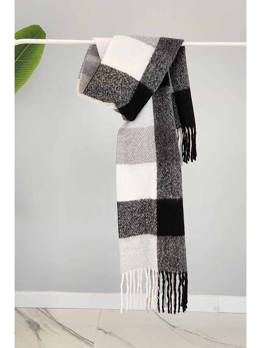 Püsküllü Desenli Buklet Atkı Şal 45X200 cm 1270 Siyah-2