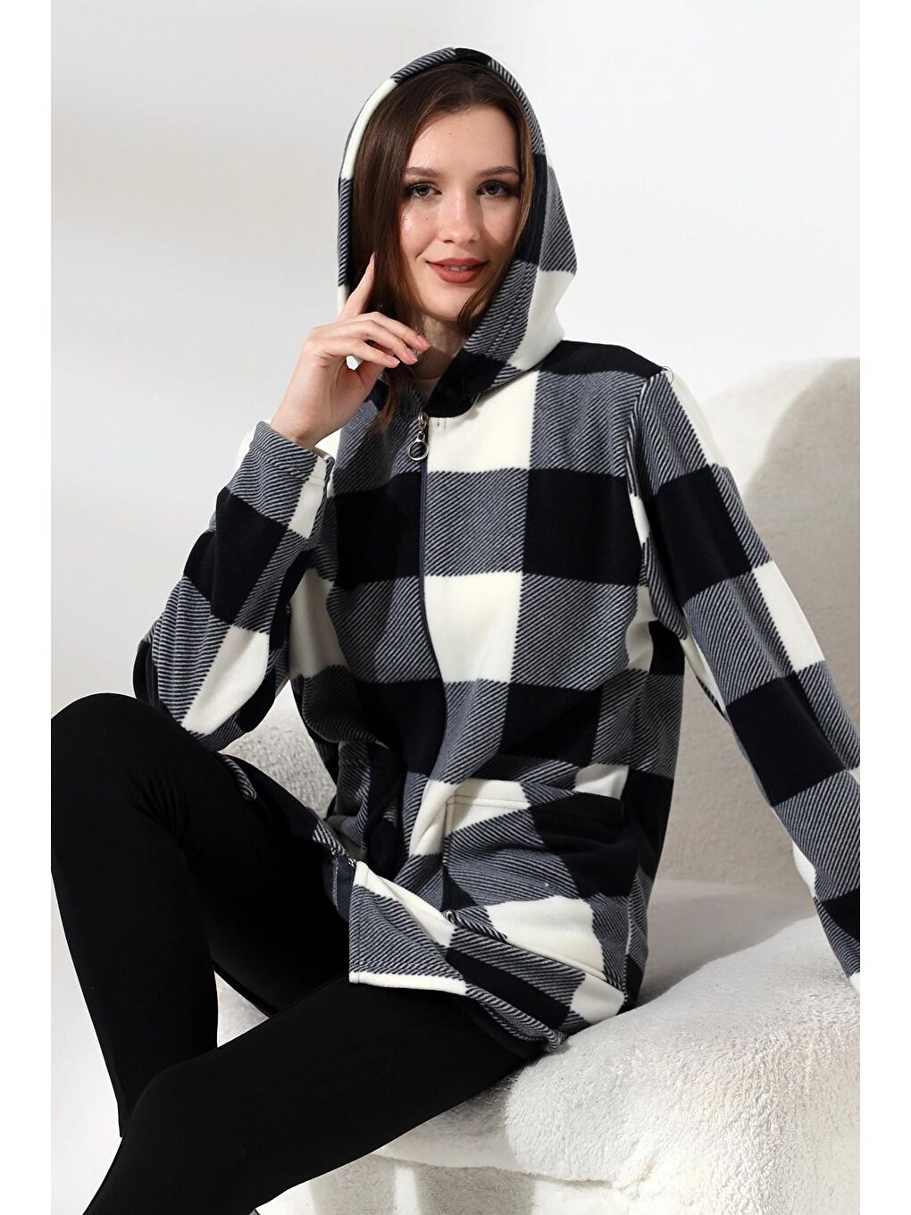 Siyah Ekose Desen Polar Ceket - Büyük Beden-4
