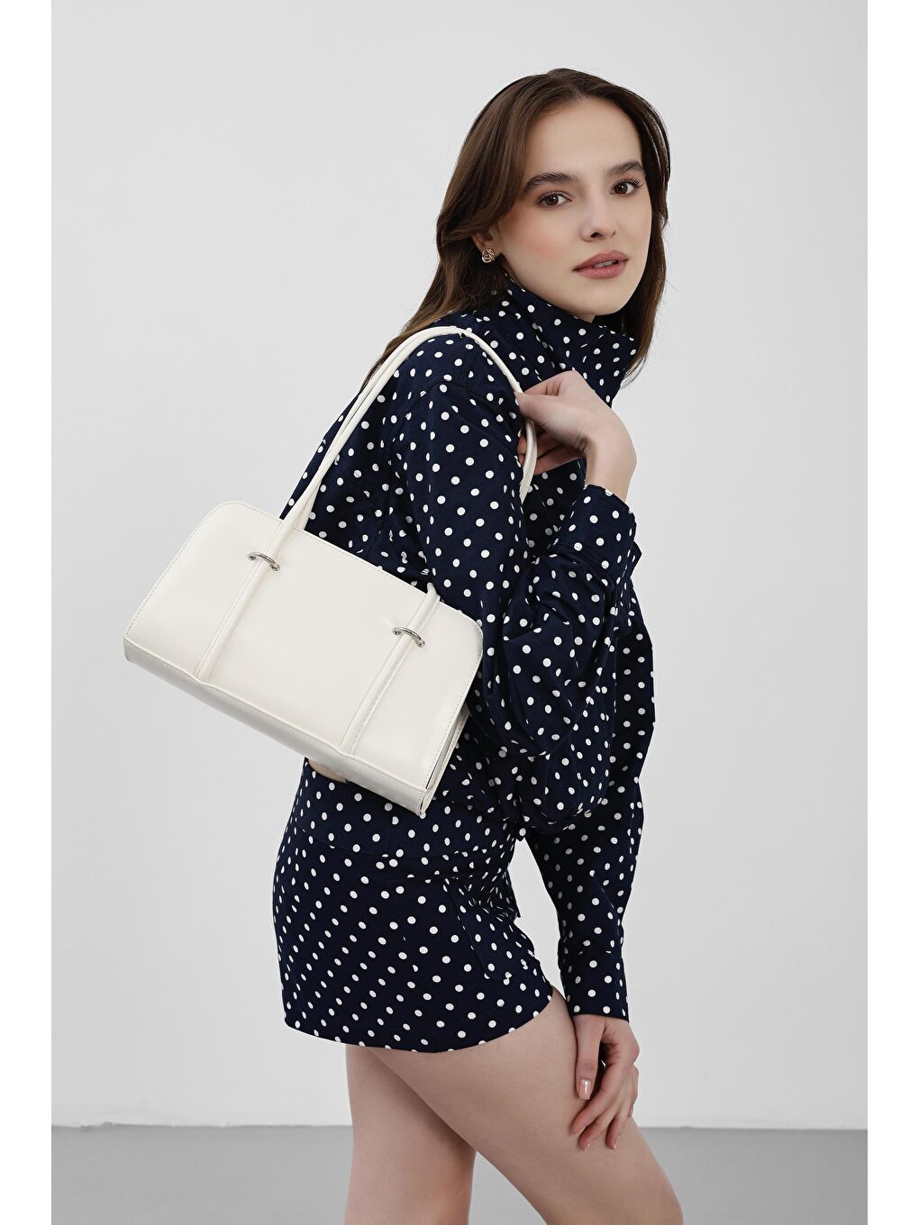 Ekru Hansal Metal Detaylı Baget Çanta Krem-1