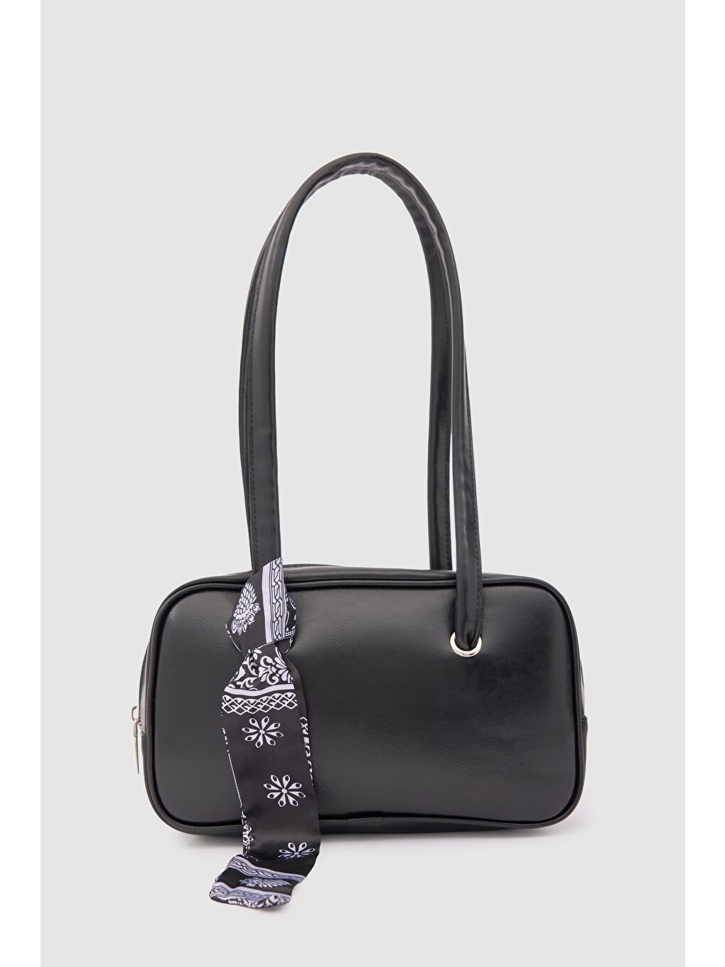 Beau Fular Detaylı Baget Çanta Siyah