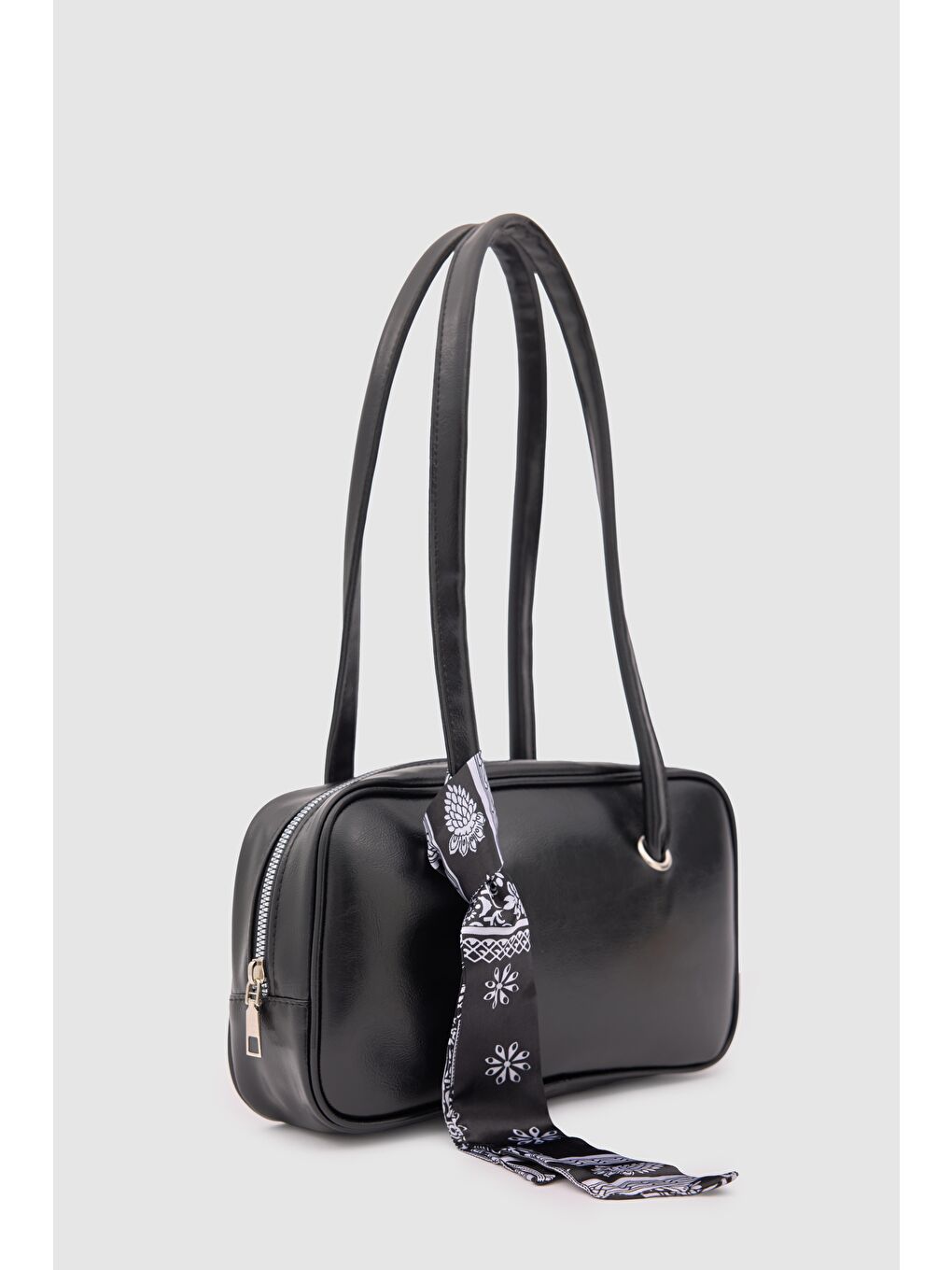 Beau Fular Detaylı Baget Çanta Siyah-2