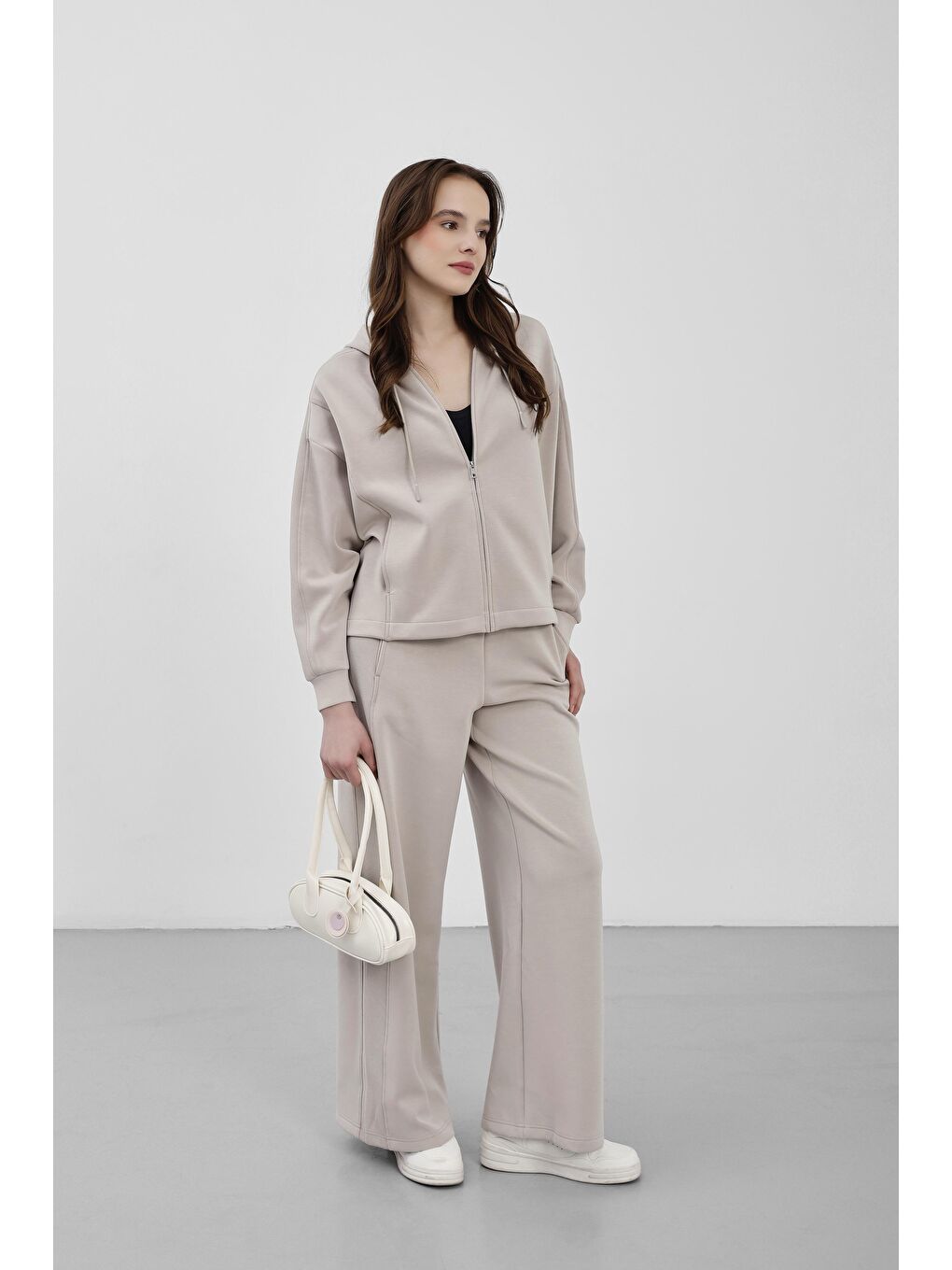 Ekru Lisse Charmlı Oval Baget Çanta Krem-3