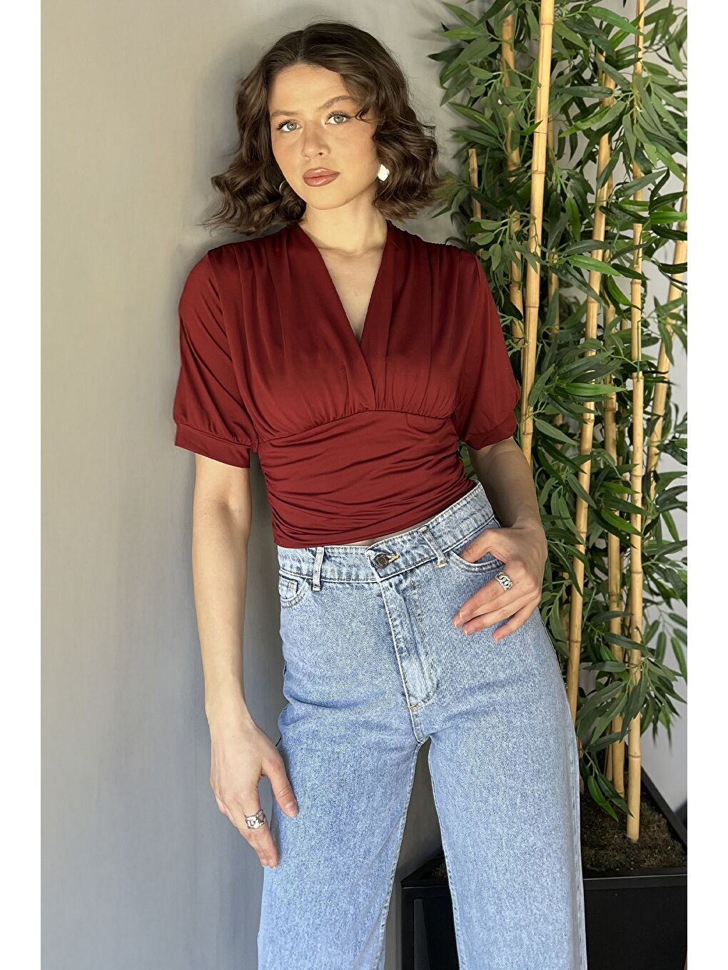 Bordo Kadın V Yaka Büzgü Detaylı Crop Top Bluz
