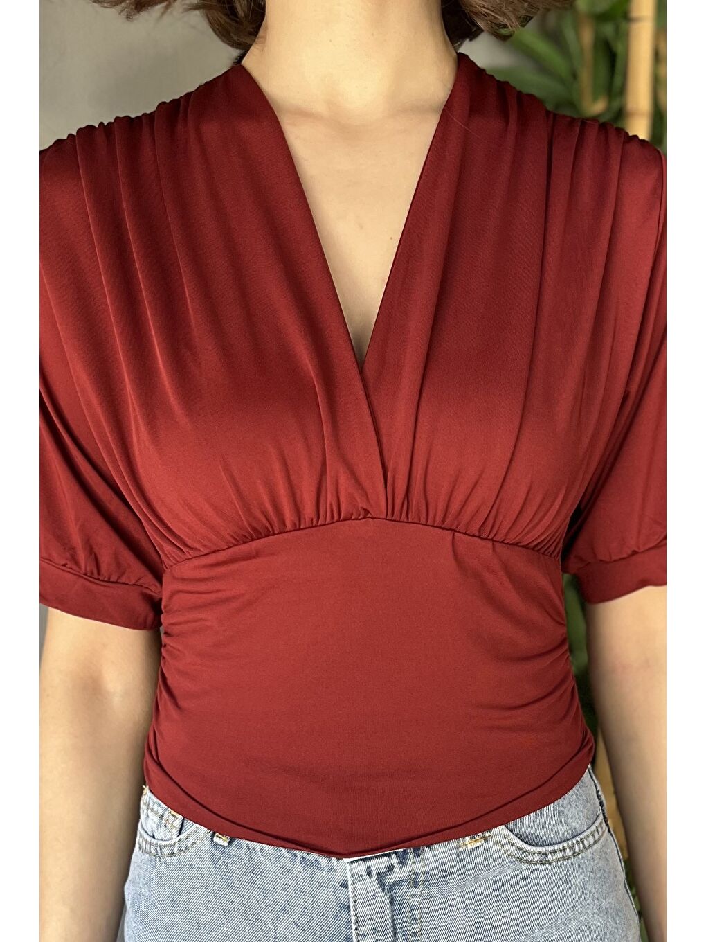 Bordo Kadın V Yaka Büzgü Detaylı Crop Top Bluz-3