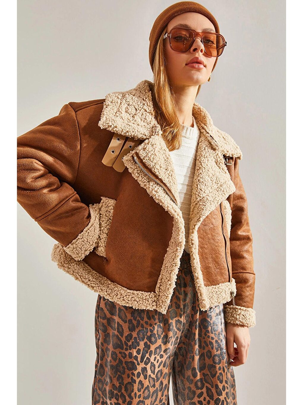 Kahverengi Kadın Eskitmeli Süet Lamineli Mont