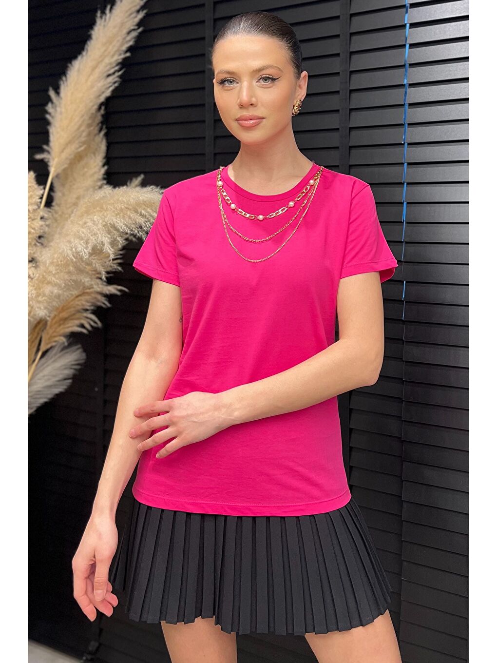 Fuşya Kadın Aksesuarlı Bisiklet Yaka Tişört-1