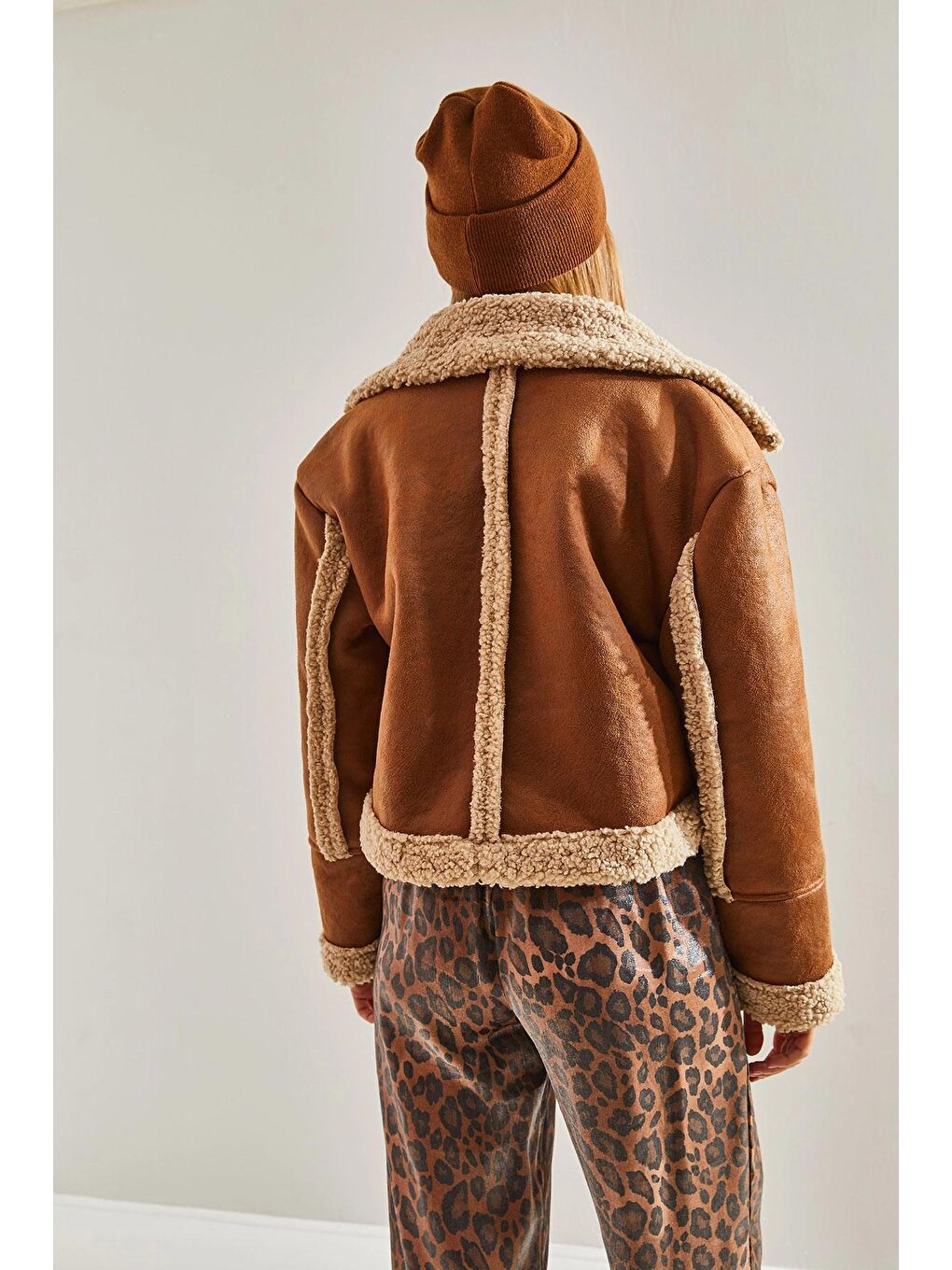 Kahverengi Kadın Eskitmeli Süet Lamineli Mont-2