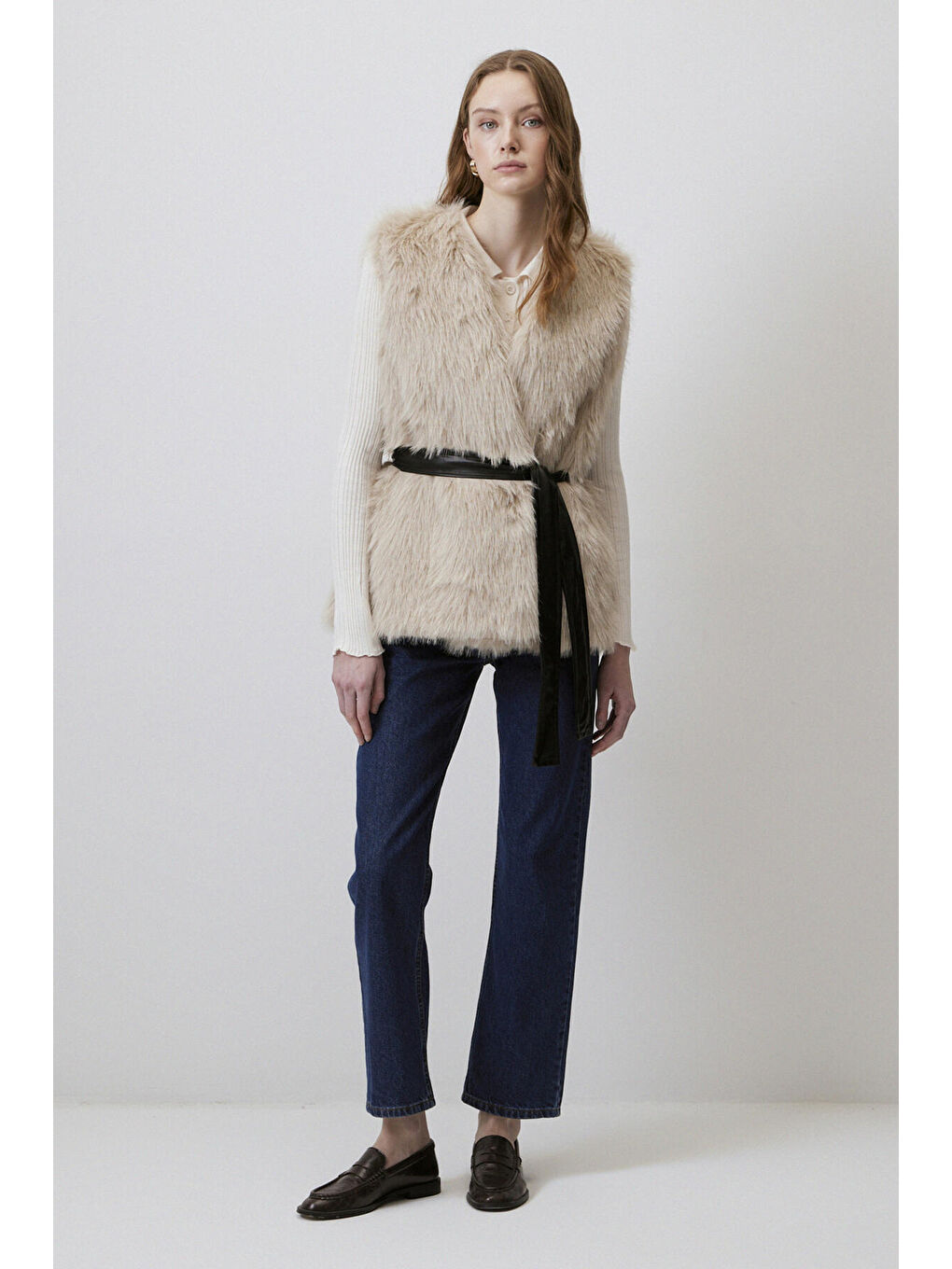 Bej Kemer Detaylı Kürk Yelek