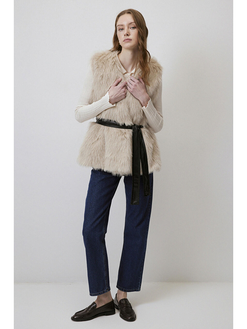 Bej Kemer Detaylı Kürk Yelek-1