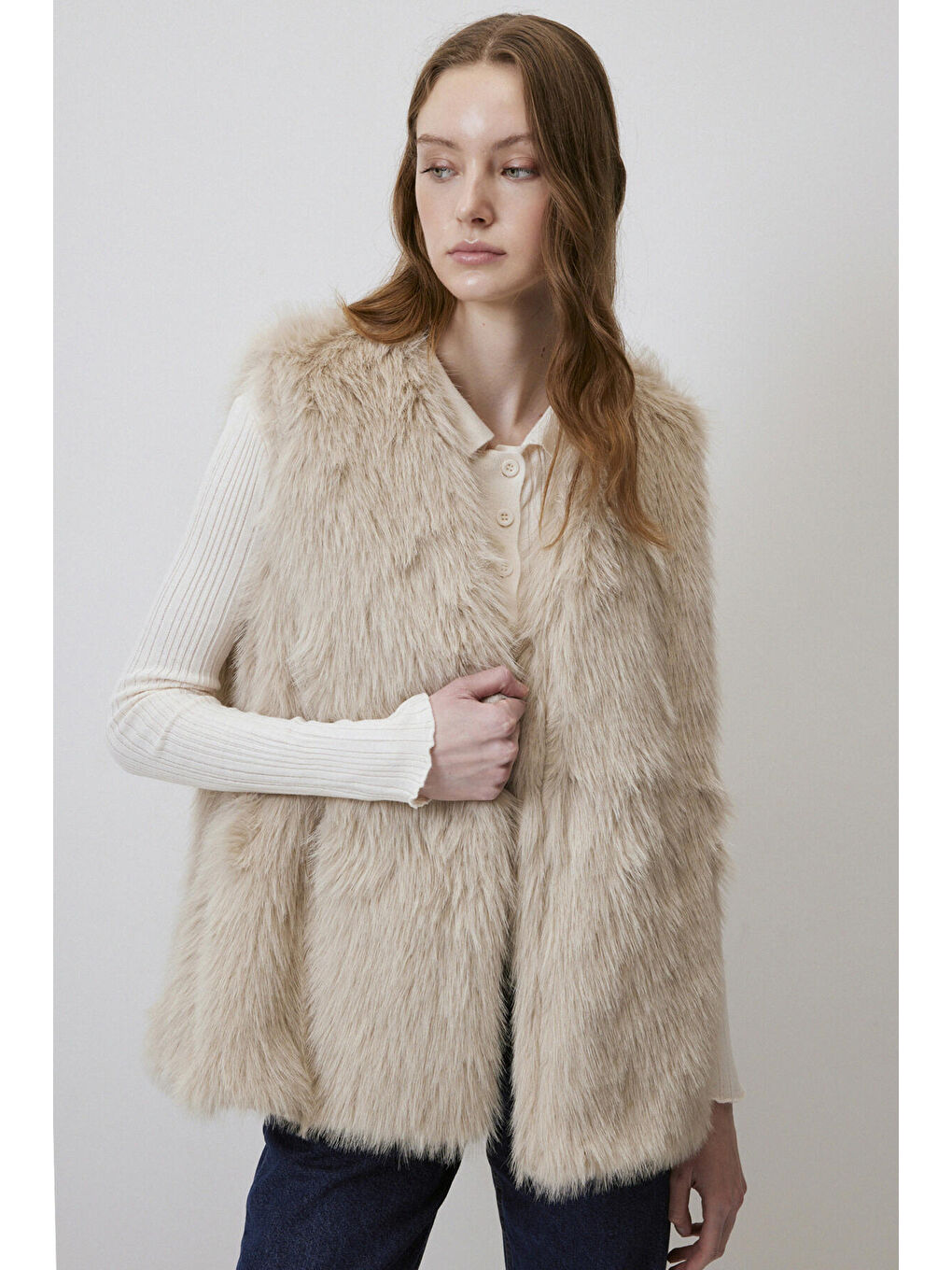 Bej Kemer Detaylı Kürk Yelek-2