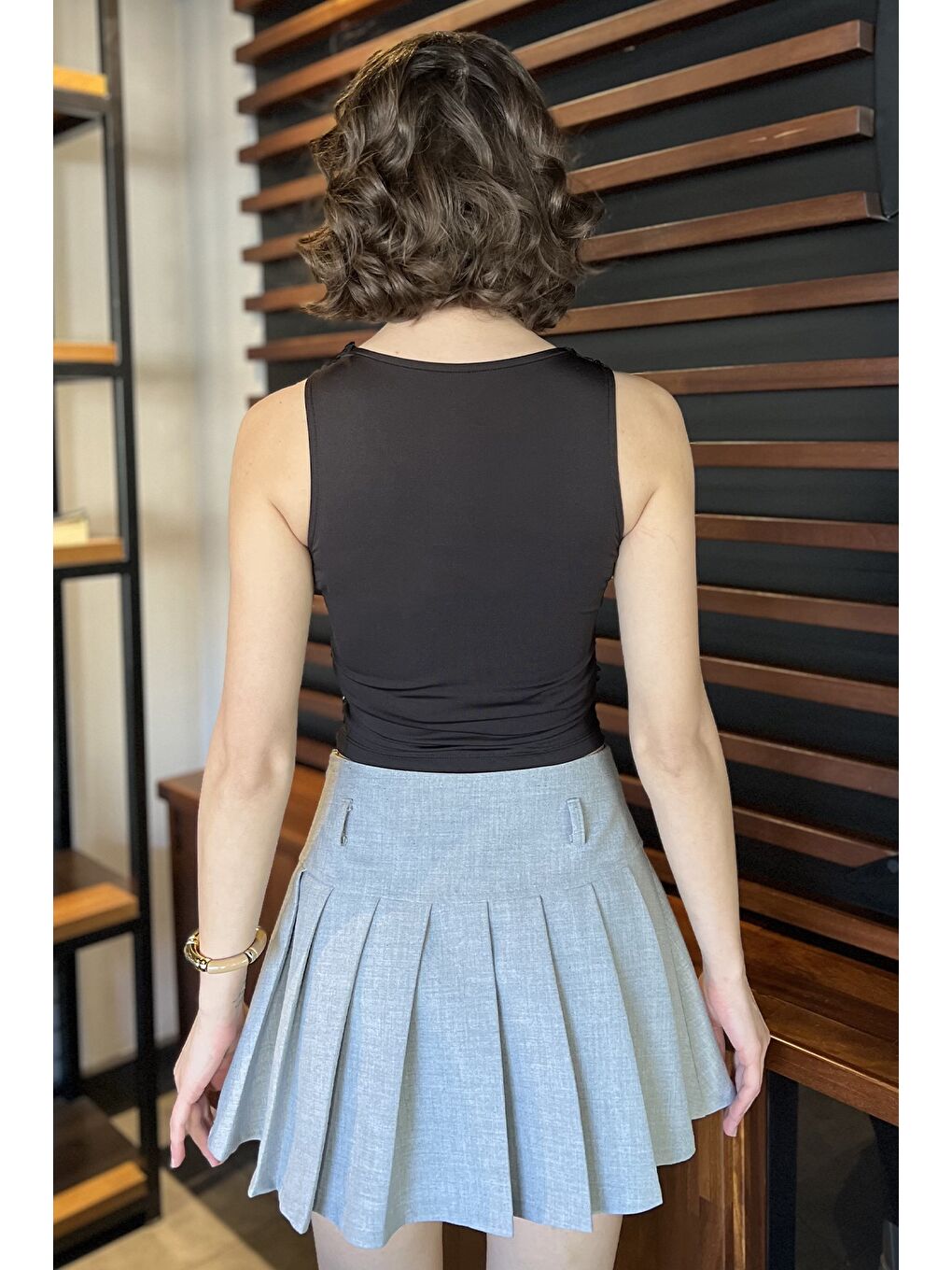 Siyah Kadın Pul Payetli Sıfır Kol Bluz-2