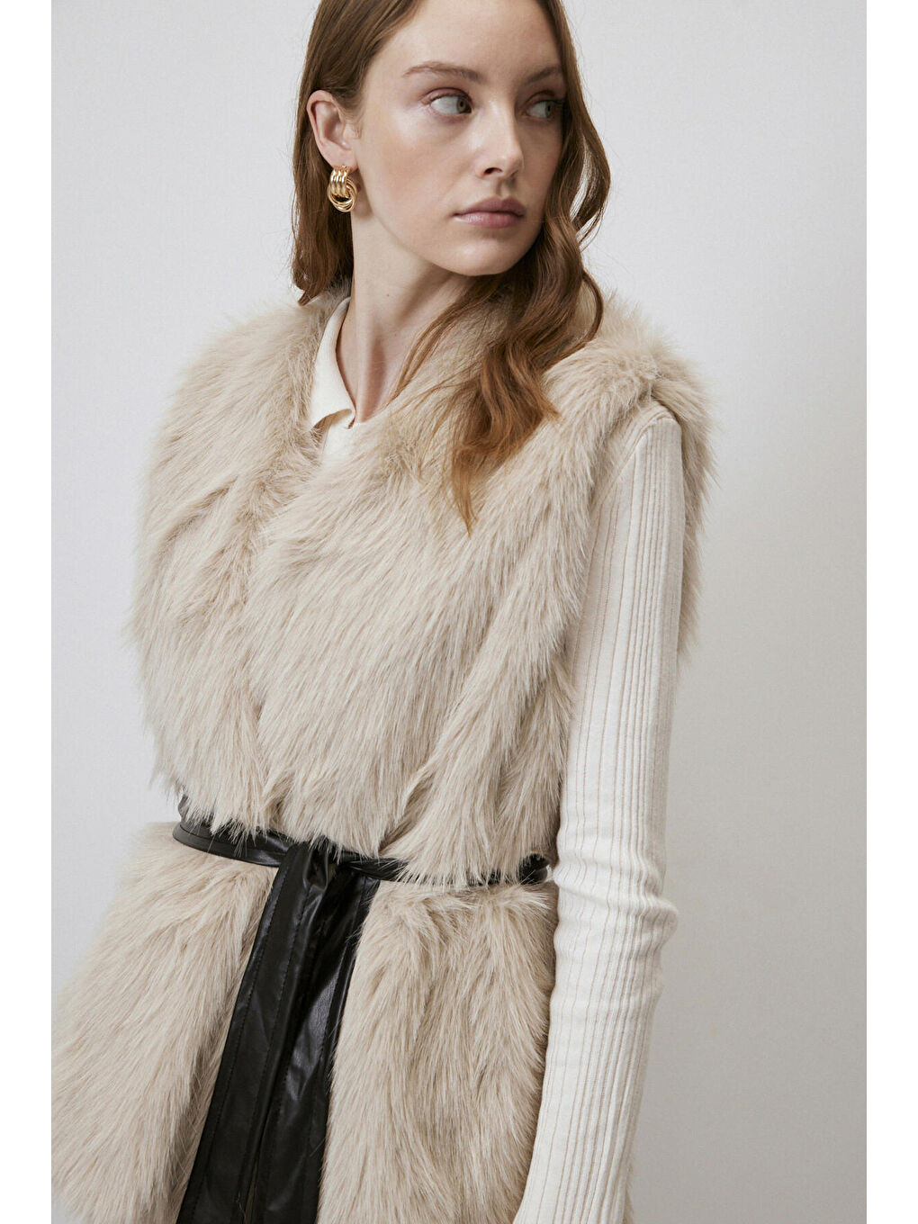 Bej Kemer Detaylı Kürk Yelek-3