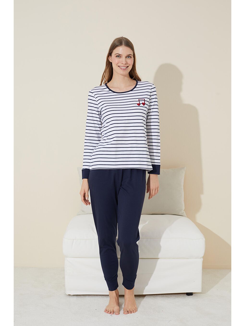 Lacivert Beyaz Çizgi Desenli Nakışlı Pamuklu Örme Pijama Takım 24240085-1