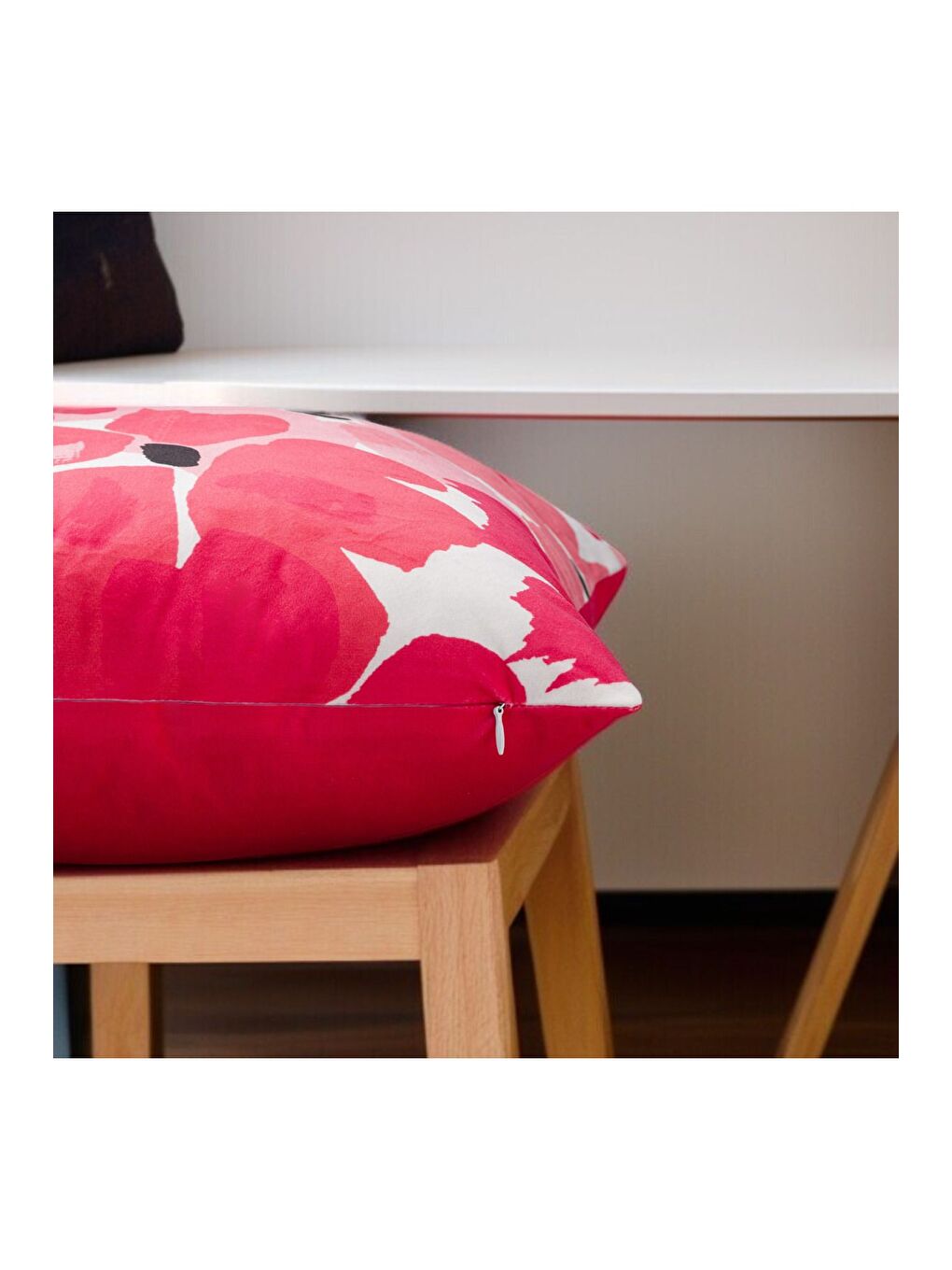 Pembe Çiçek Desenli Yaz Dekoratif Kırlent Kılıfı 43x43-1