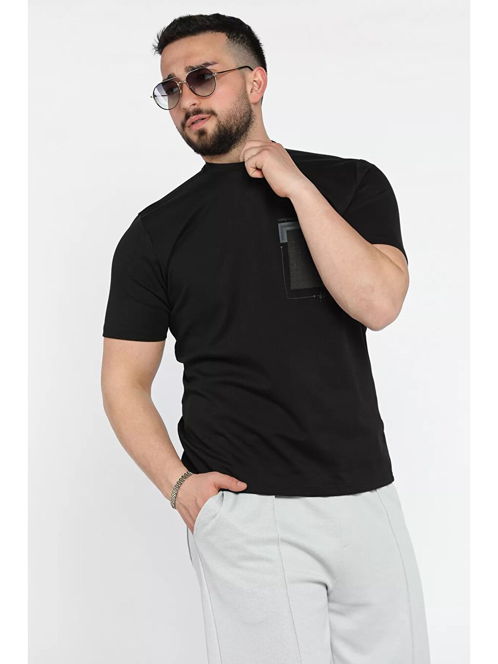 Siyah Erkek Bisiklet Yaka Baskılı Tişört-1