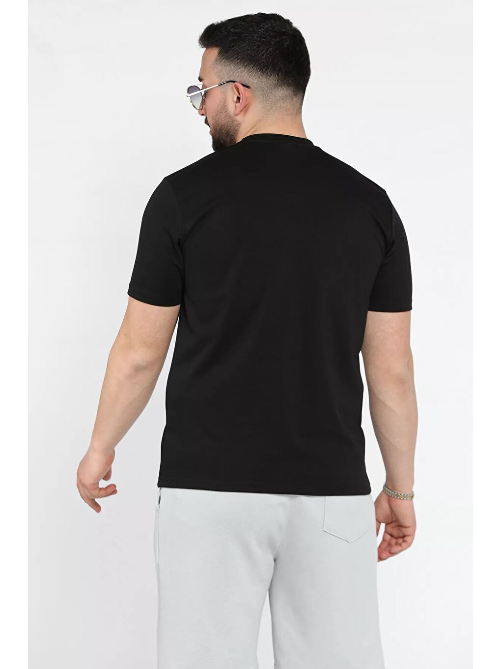 Siyah Erkek Bisiklet Yaka Baskılı Tişört-2