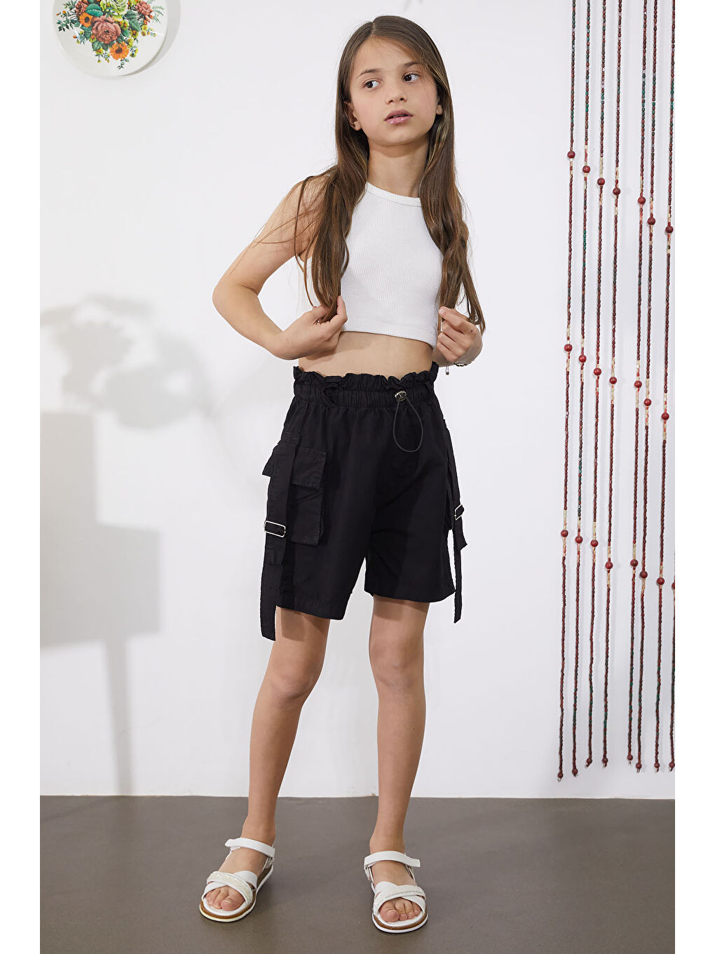 Siyah Kargo Cepli Beli Lastikli Kız Paraşüt Şort