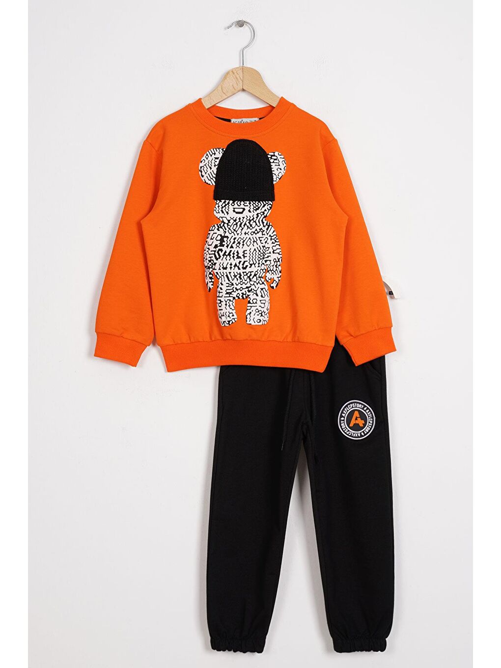 Bisiklet Yaka Uzun Kol Ayı Baskılı Siyah Oranj Renk Erkek Çocuk Eşofman Takım