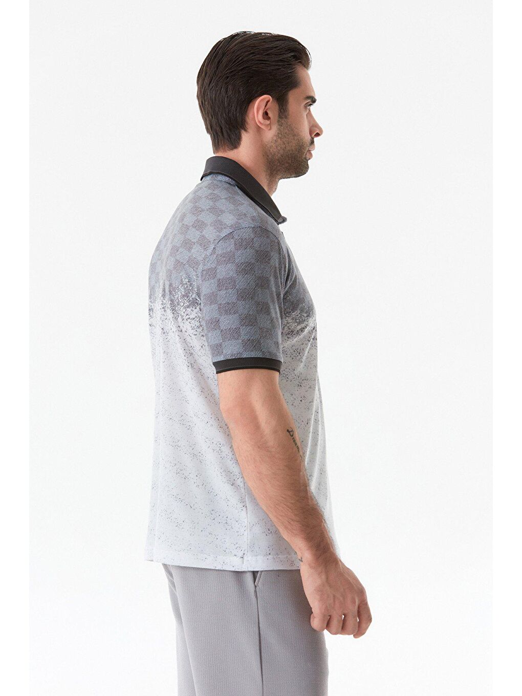 Siyah Baskılı Polo Yaka Tişört-1