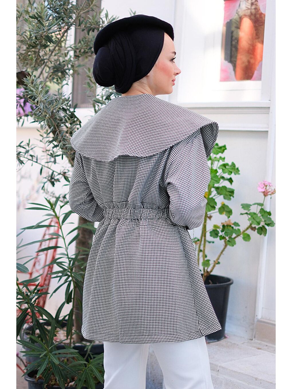 Kazayağı Desenli Bel Büzgülü Ceket Siyah-4