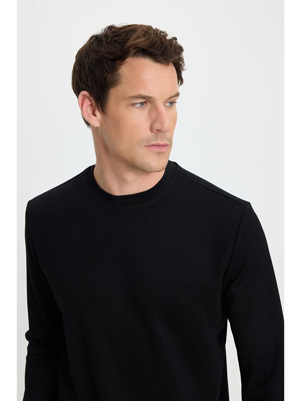 Erkek Standart Fit Normal Kesim Uzun Kollu Ekstra Soft Modal Kumaş Bisiklet Yaka Siyah Sweatshirt-1