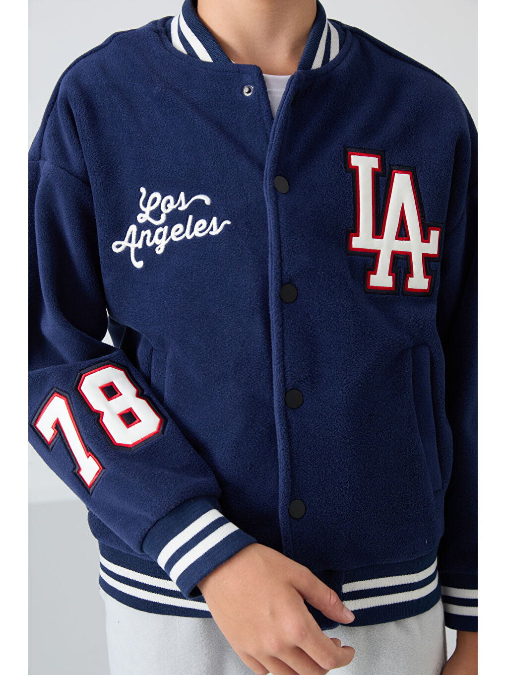 Lacivert Kalın Yumuşak Dokulu Standart Fit Nakışlı Polar Erkek Çocuk Kolej Ceket - 11227-2