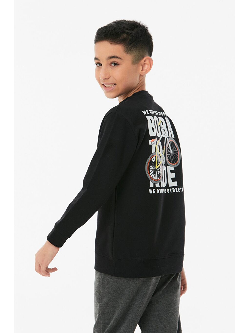 Siyah Baskılı Bisiklet Yaka Erkek Çocuk Sweatshirt-3
