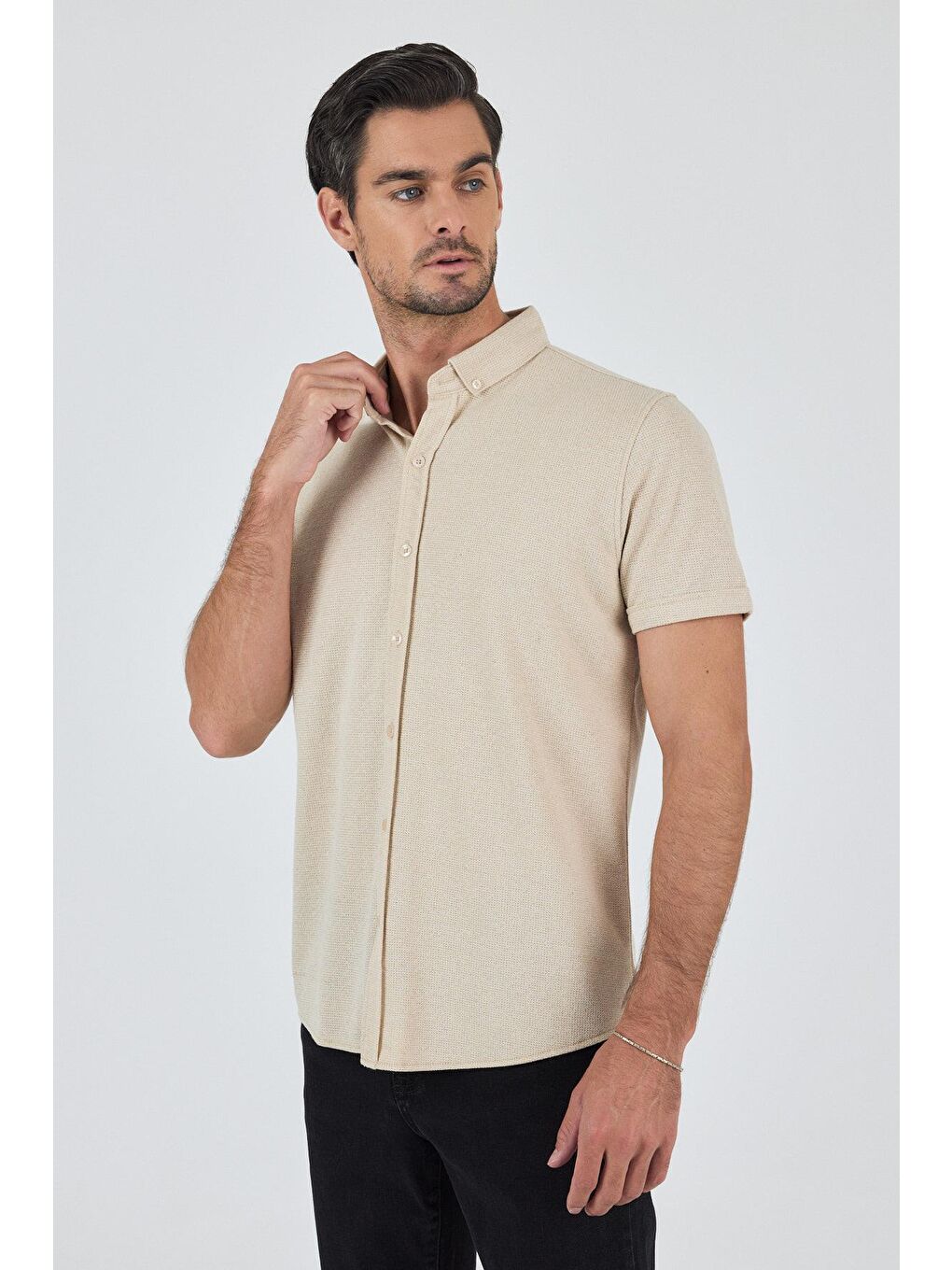 Bej Kısa Kol Düz Örme Düğmeli Yaka Cepsiz Pamuklu Classic Slim Fit Gömlek 1004250155_591-2