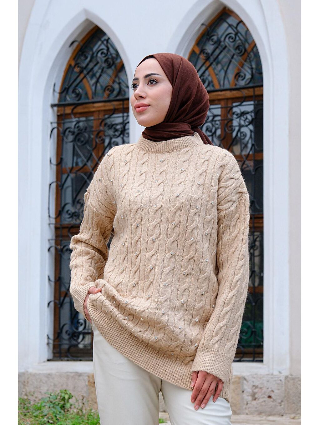 Bej Taş İşlemeli Örgü Desen Kazak Vizon-1