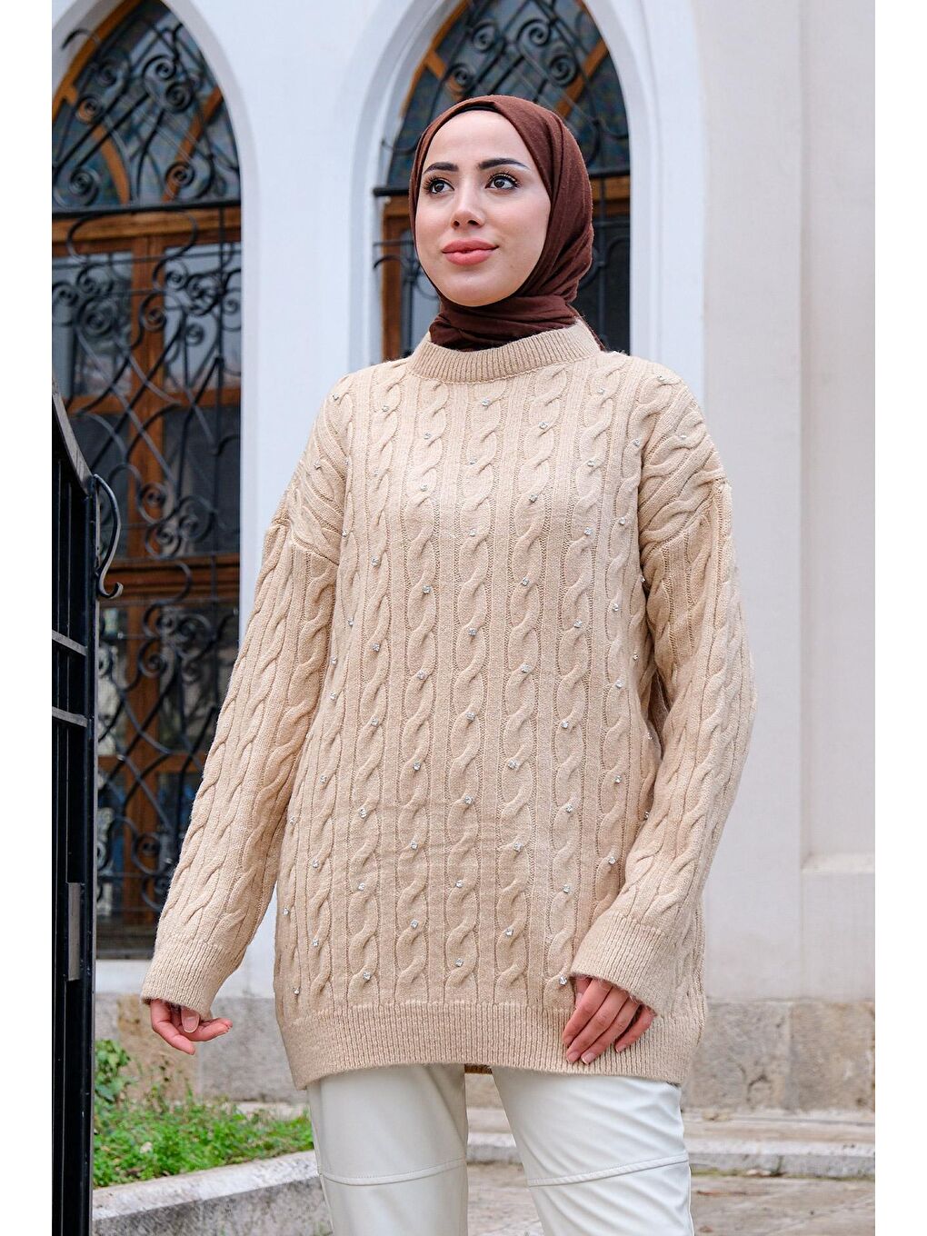 Bej Taş İşlemeli Örgü Desen Kazak Vizon-3