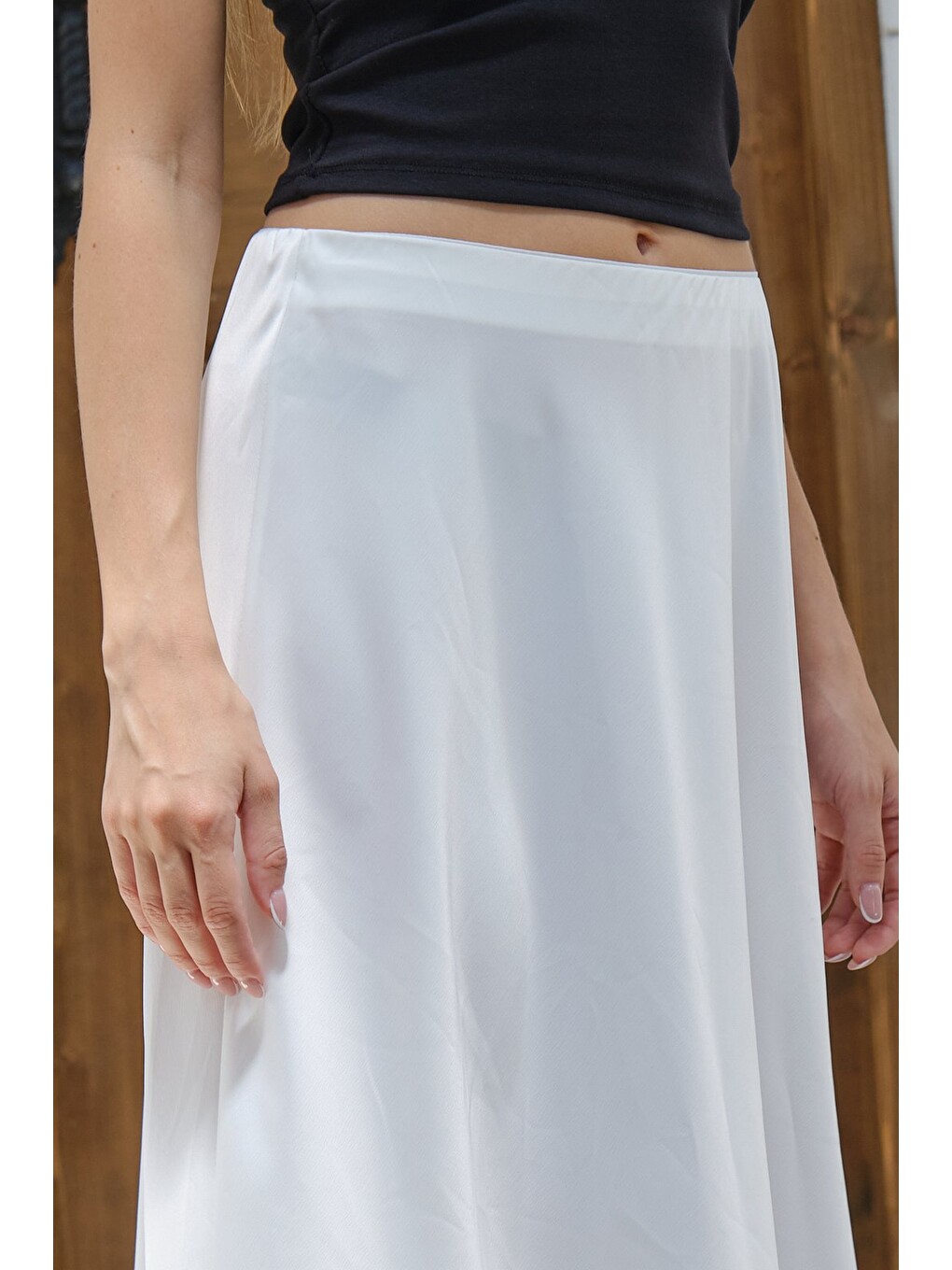 Beyaz Basic Saten Etek-2