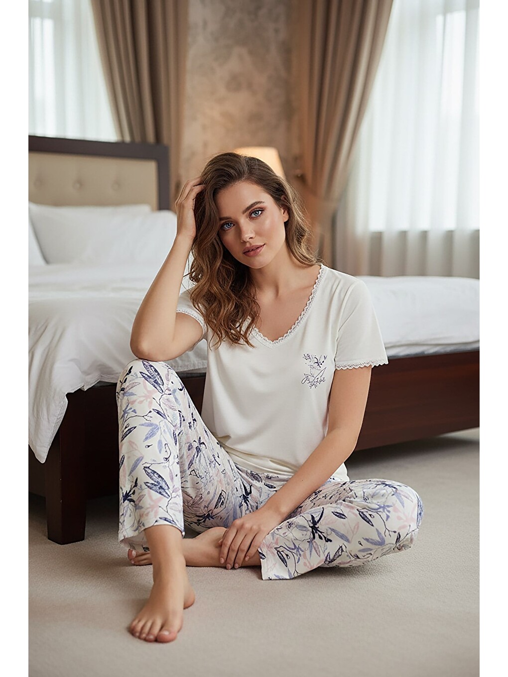 Kadın % 100 Ring Viskon V Yaka Altı Desenli Kısa Kol Pijama Takımı | Ekru 40113-4123-2