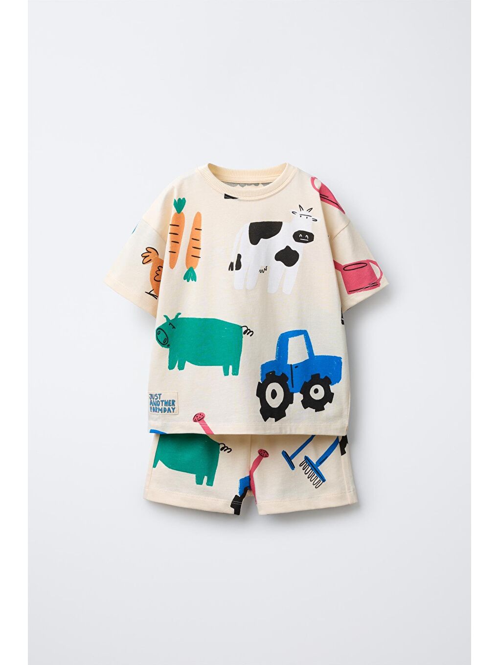 Ekru Unisex Çocuk Pamuklu Krem Çiftlik Desenli T-Shirt Şort Takım - Eğlenceli Yazlık Set