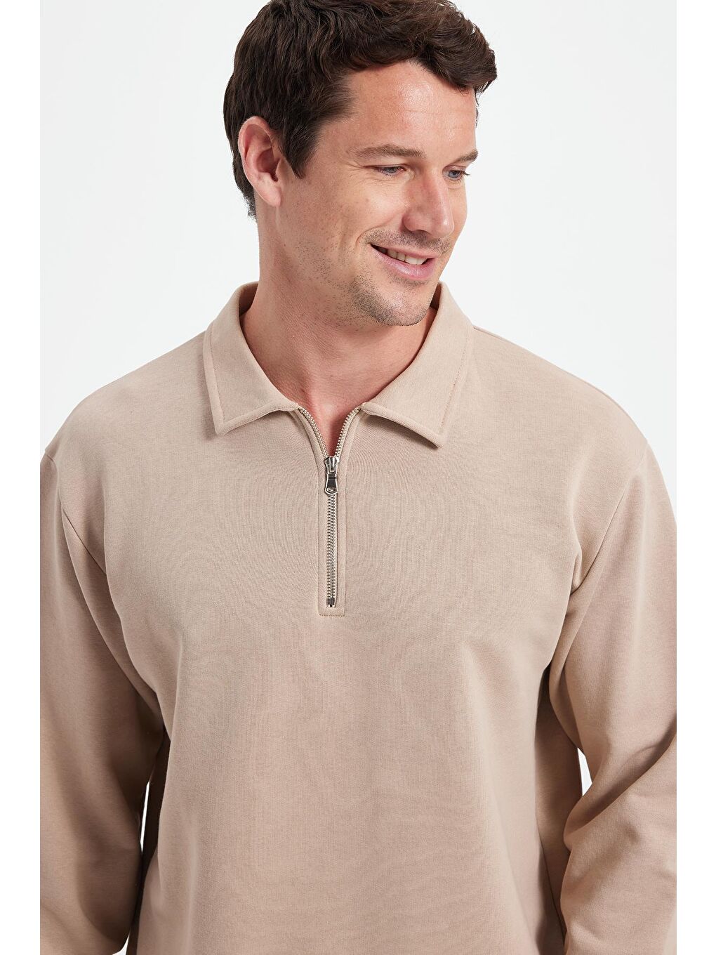 Bej Erkek Relax Fit Rahat Kesim Pamuklu 3 İplik Fermuarlı Polo Yaka Taş Sweatshirt-1