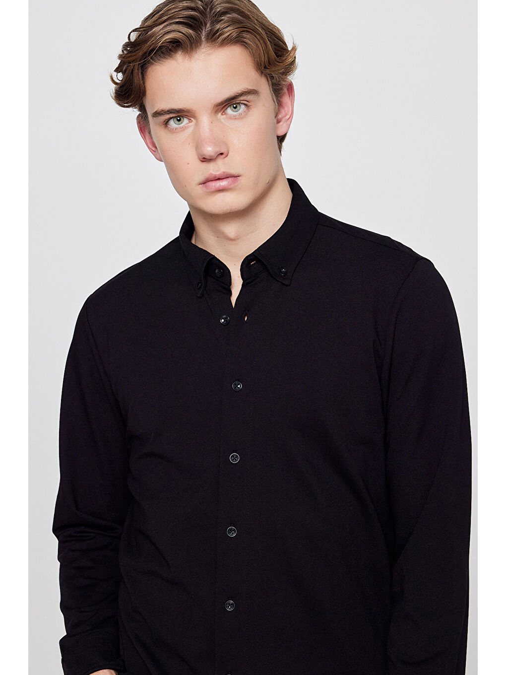 Siyah Pamuklu Slim Fit Dar Kesim Klasik Yaka Örme Gömlek-3