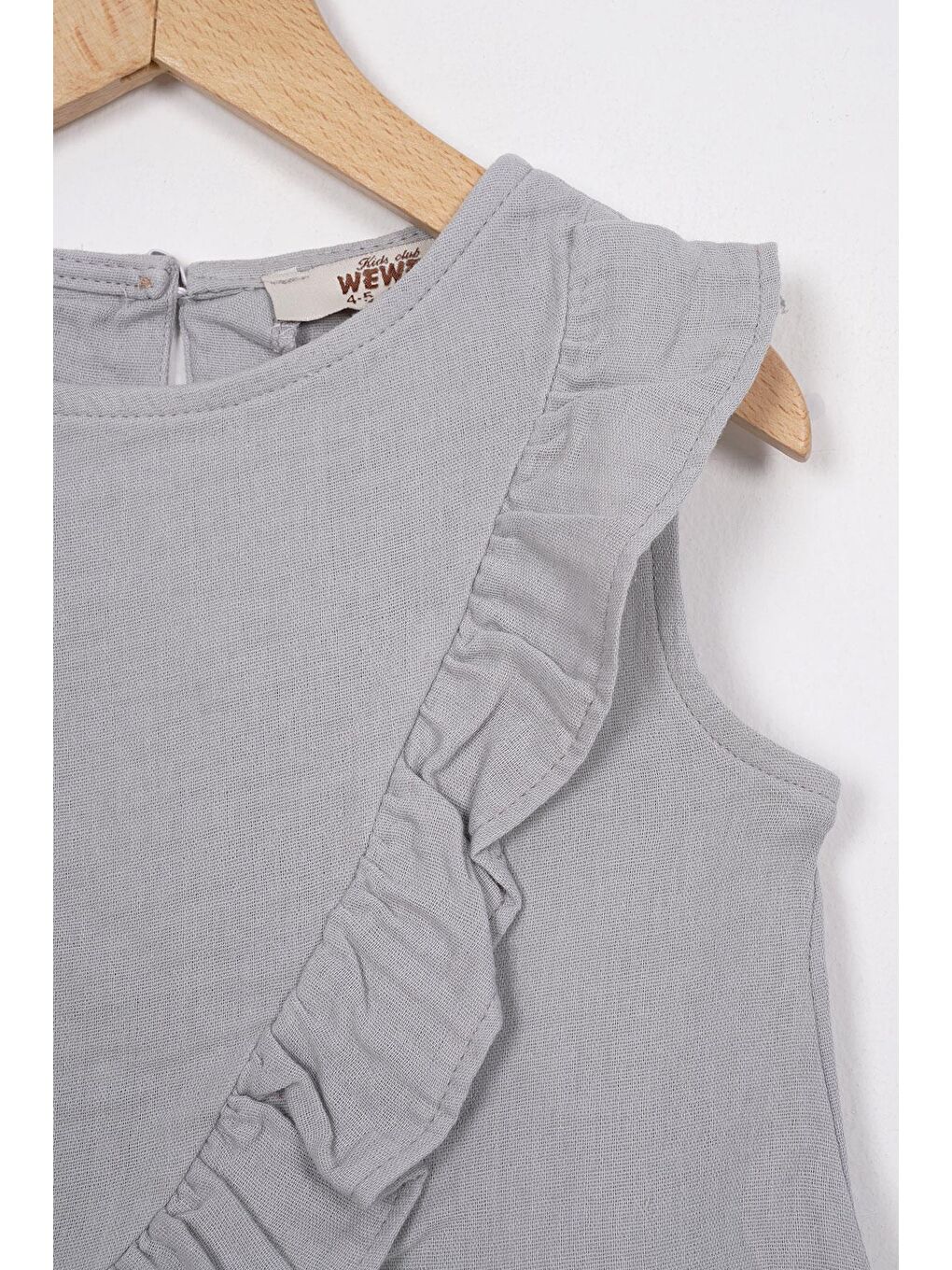 Sıfır Kol Önü Ve Etek Uçları Fırfır Detaylı Gri Renk Kız Çocuk Şortlu Takım-1