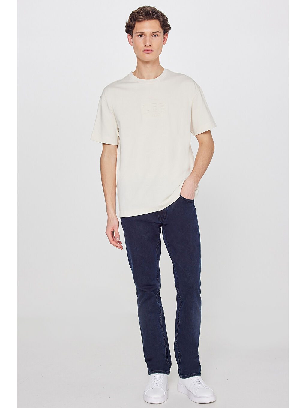 Bej %100 Pamuk Relaxed Fit Rahat Kesim Logo Detaylı Tişört-2