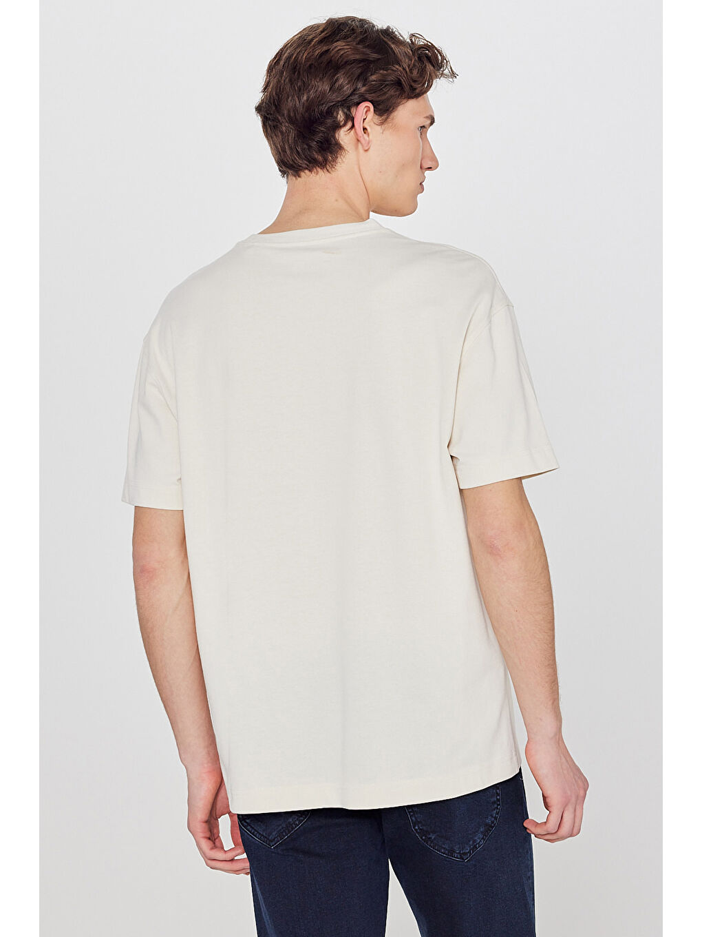 Bej %100 Pamuk Relaxed Fit Rahat Kesim Logo Detaylı Tişört-4