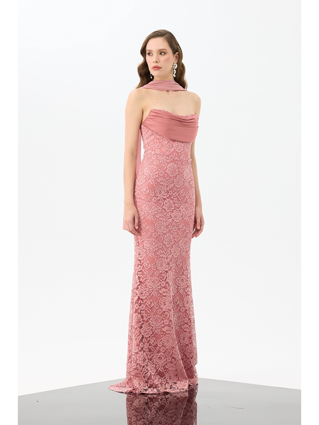 Pembe Pudra Şallı Straplez Dantelli Abiye Elbise-3