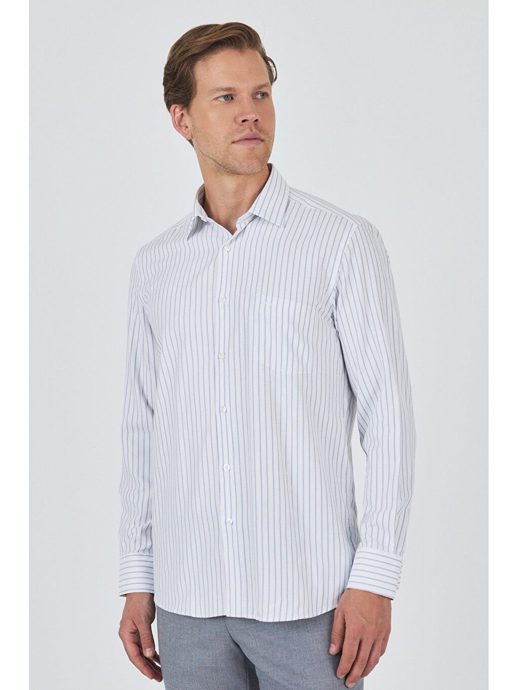 Beyaz Uzun Kol Çizgili Desen Bez Ayağı Sert Yaka Cepli Pamuklu Classic Comfort Fit Gömlek 1004250192-2