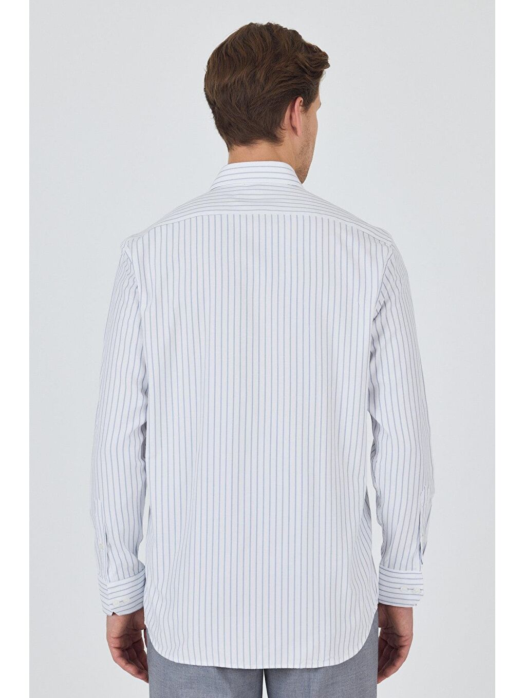 Beyaz Uzun Kol Çizgili Desen Bez Ayağı Sert Yaka Cepli Pamuklu Classic Comfort Fit Gömlek 1004250192-4